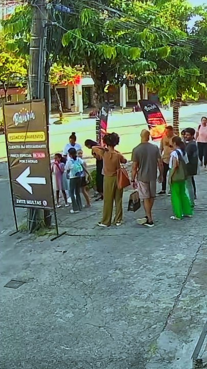 Família é atropelada por ônibus em Jacarepaguá.