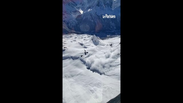 Une avalanche filmée depuis un hélicoptère