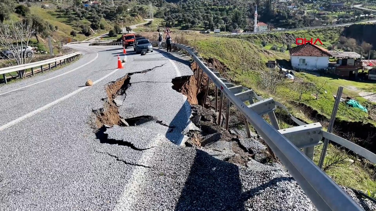Aydın'da toprak kayması; kara yolu kısmen çöktü