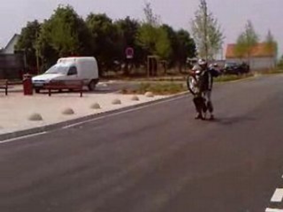 Max en wheeling à la gare de maroeuil