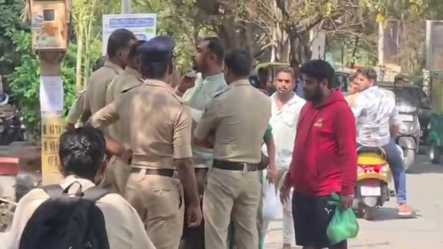 ದಾಸನ ಬರ್ತ್ ಡೇ ಸ್ವೀಟು.. ಅಭಿಮಾನಿ ಕೆನ್ನೆಗೆ ಏಟು..! ದರ್ಶನ್ ನಿವಾಸದ ಬಳಿ ಪೊಲೀಸರ ಜೊತೆ ಫ್ಯಾನ್ಸ್ ಕಿರಿಕ್!