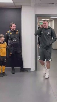 La imagen de la vergüenza: los jugadores del Chelsea ignorando a unos niños