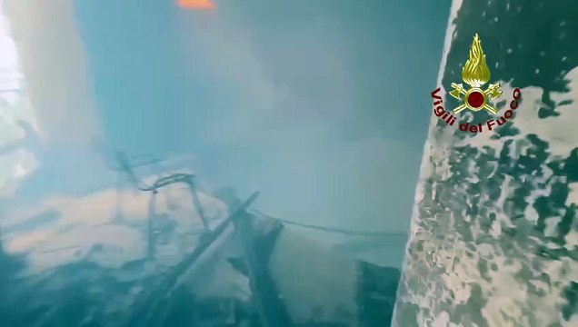Napoli: video girato nel teatro Sannazaro durante l'incendio del 17 febbraio 2026