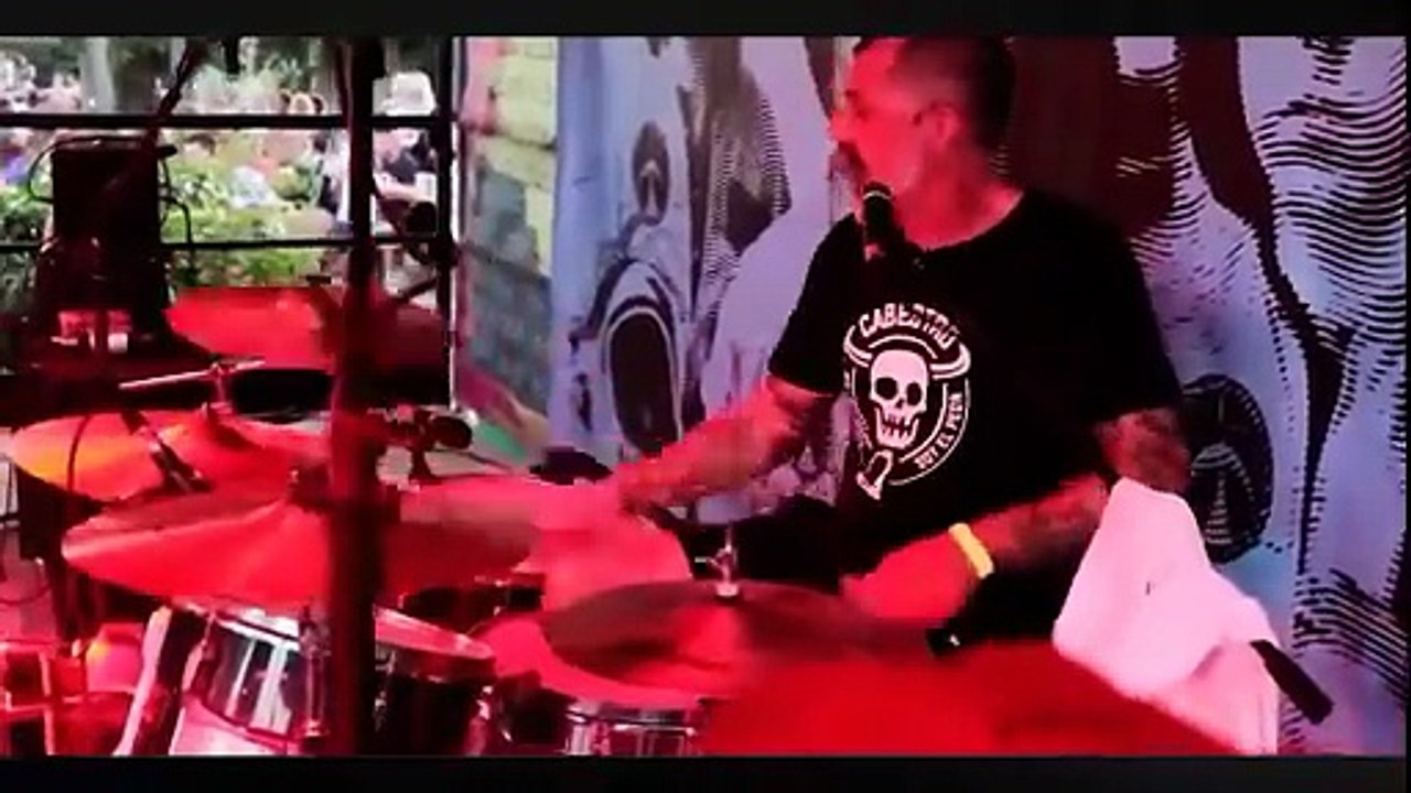 Sugus, 30 años de punk