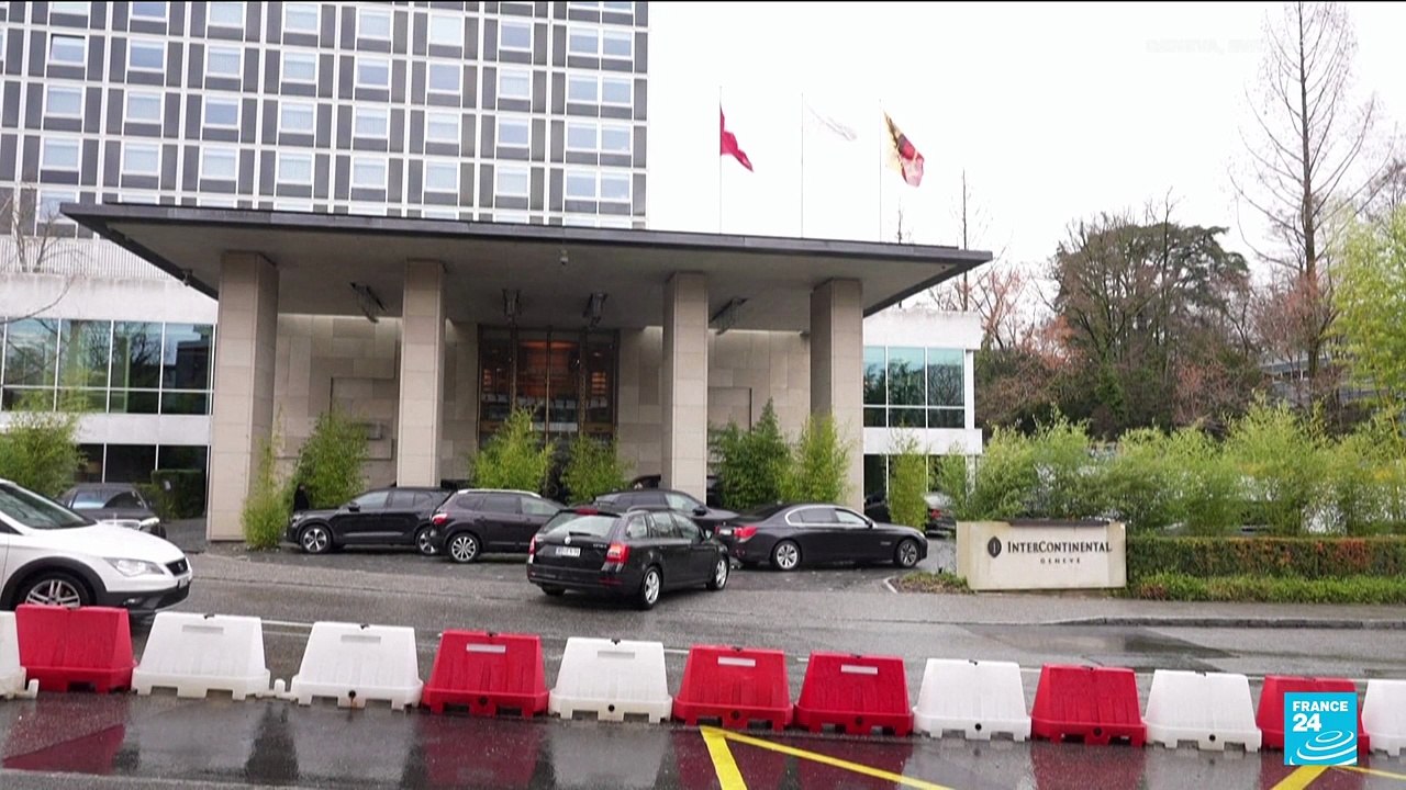 Russian and Ukrainian negotiators meet for US-brokered talks