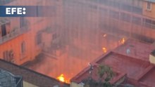 Un incendio en el centro de Nápoles causa graves daños al histórico Teatro Sannazaro
