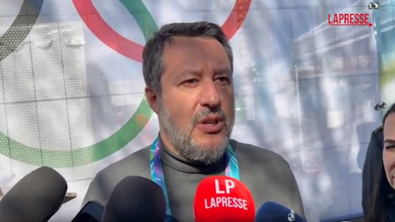 Salvini e la questione preservativi al Villaggio Olimpico: «Ne vengono distribuiti 50 al giorno, per oggi sono già finiti»