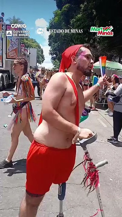 Folião PcD desfila em sete blocos de rua de BH