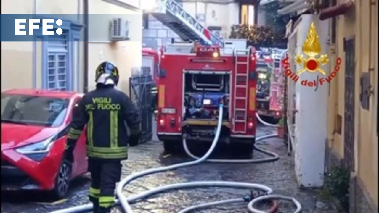 El histórico Teatro Sannazaro sufre graves daños por un incendio en el centro de Nápoles