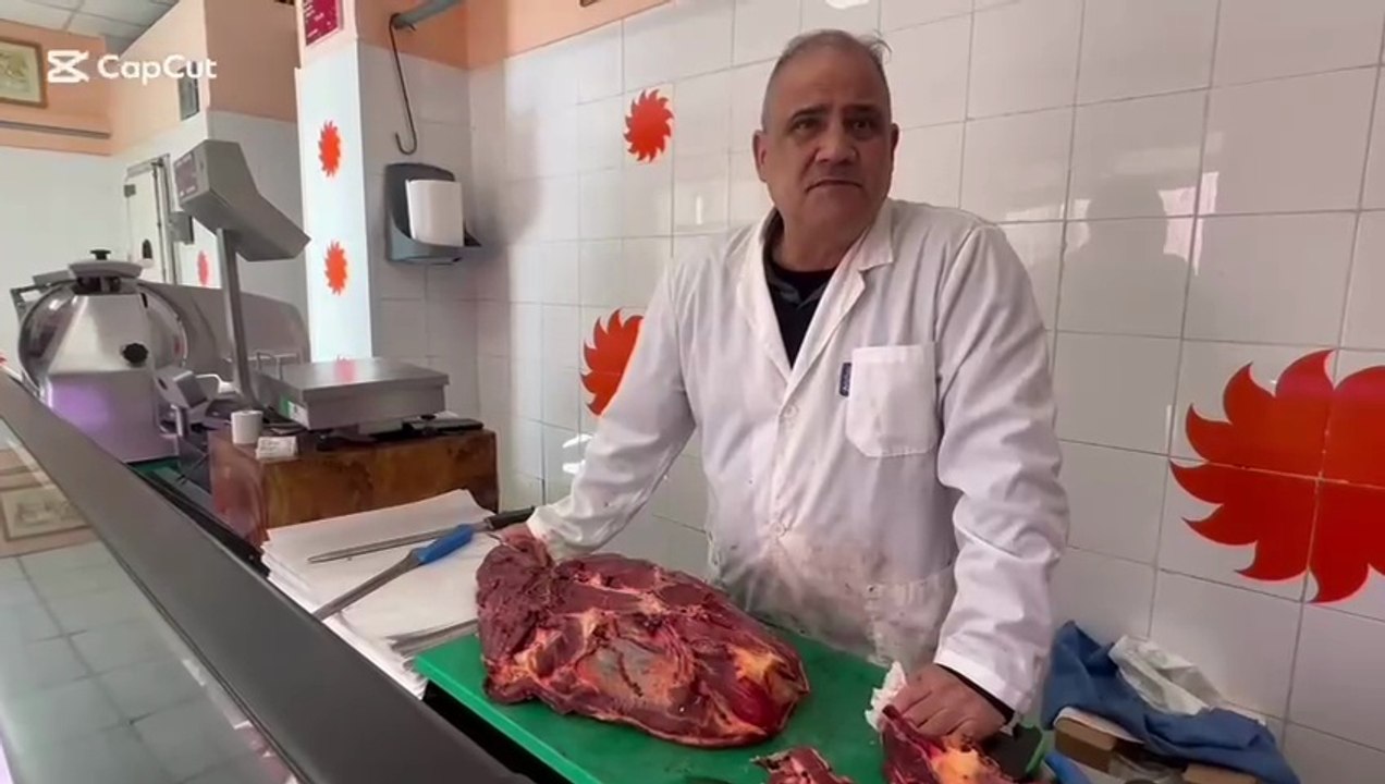 Stop alla carne di cavallo, macellaio sassarese contro la proposta di legge: "La vendo da tutta la vita"