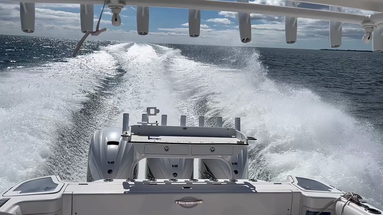Triple Yamaha XTO 425HP Outboard Engine Survey - Suenos Azules Marine