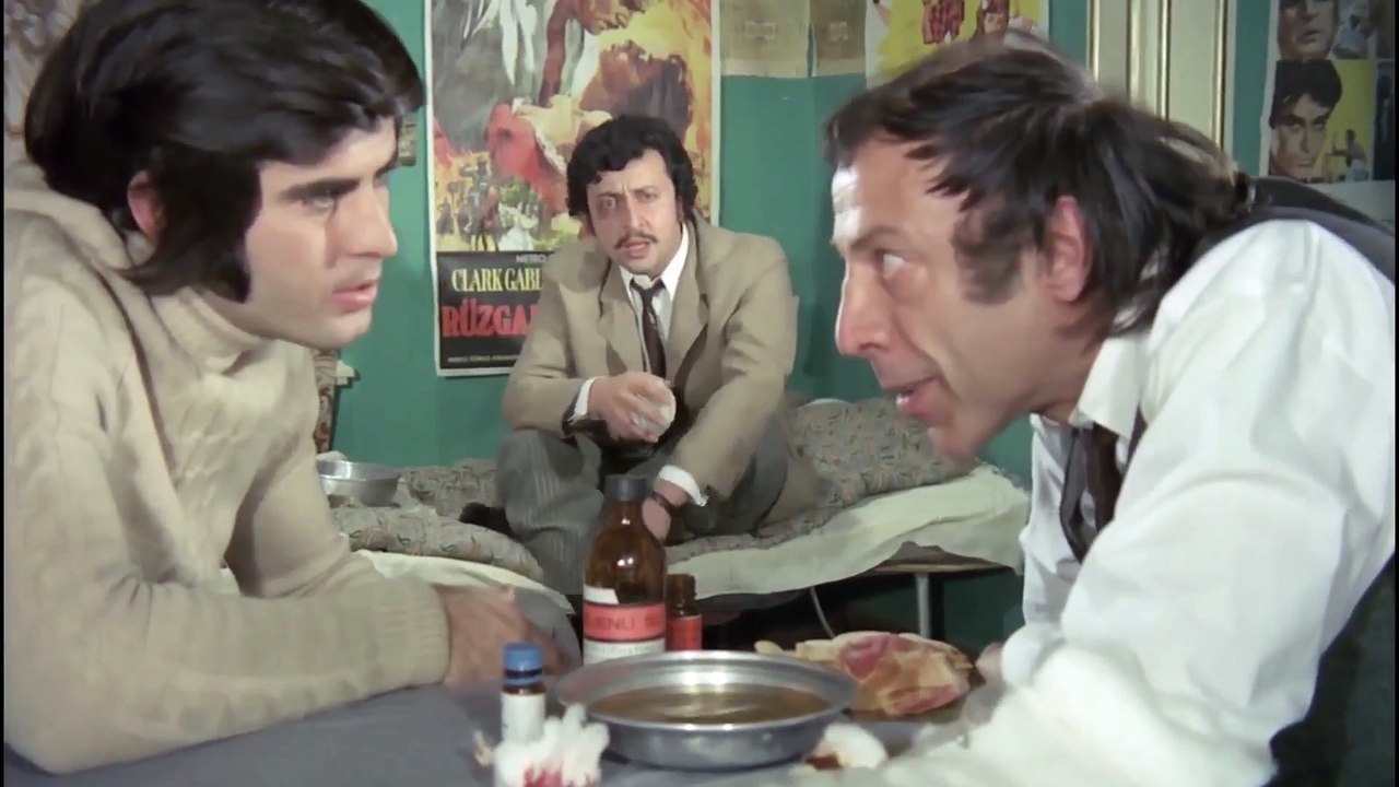 Kemal Sunal Mavi Boncuk (1974) Komedi Suç Dram Romantik.mp4