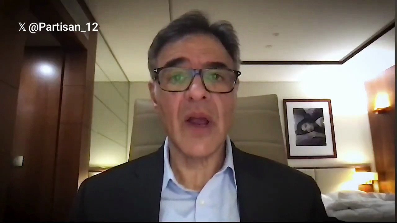 🇮🇷🇺🇸 John Kiriakou, ancien officier de la CIA, affirme que l’Iran pourrait facilement couler des porte-avions américains, qu’il décrit comme étant de la taille d’une ville avec « 25 000 » marins à bord ⚓🚀.