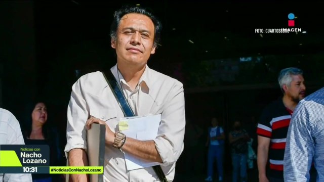 Marx Arriaga finalmente salió de las oficinas de la SEP y tomó el Metro de la CDMX