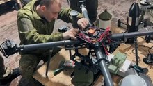Viaggio nella base della 157esima brigata in Ucraina, dove si costruiscono droni
