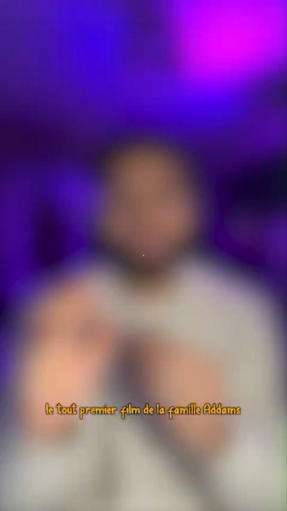 Pourquoi ce film est resté aussi culte : son humour noir irrésistible, son ambiance gothique unique, ces personnages complètement barrés mais tellement attachants…Le revoir sur grand écran, c’est redécouvrir chaque détail, chaque blague