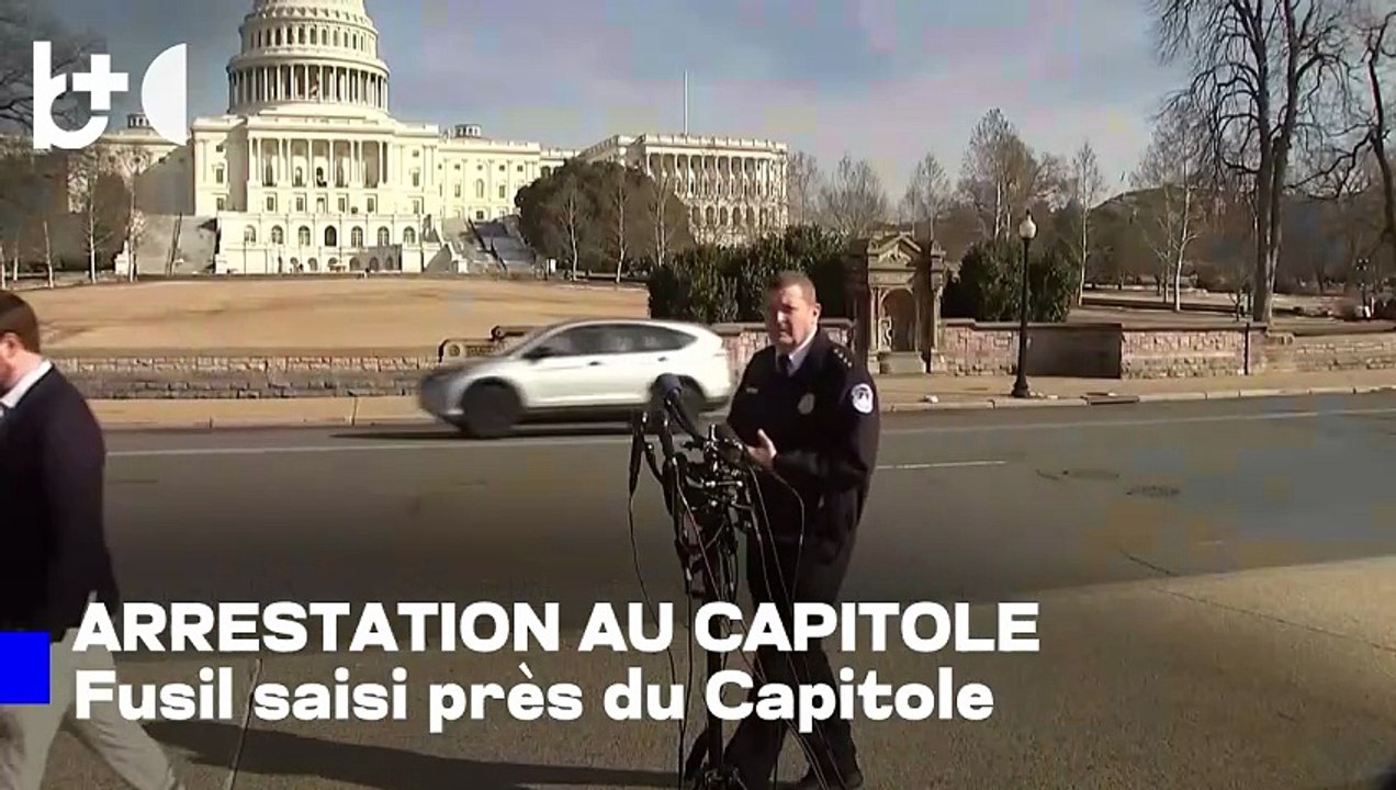 La police arrête un homme armé d'un fusil courant vers le Capitole des États-Unis