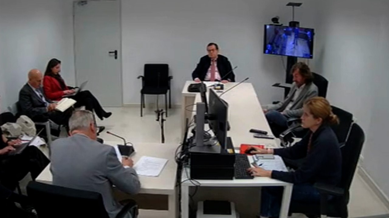 Álvaro Gallego: "Vi el dinero, eran tacos de 5.000, median un centímetro"