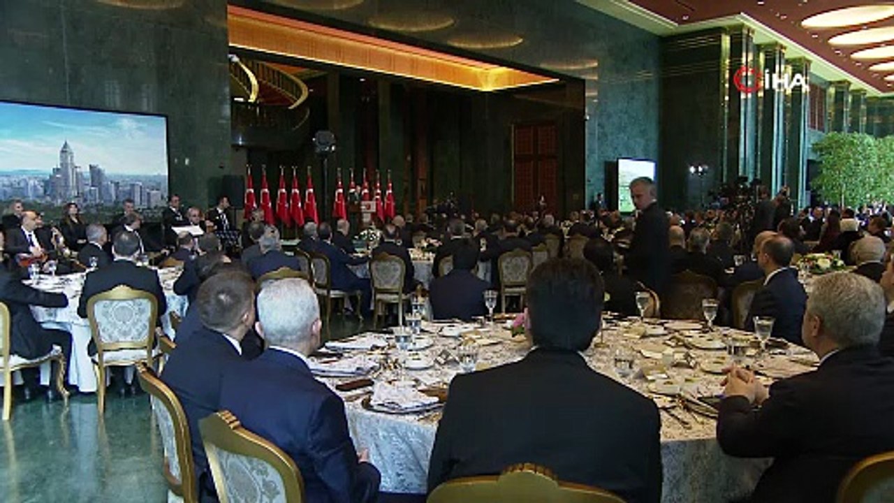 Cumhurbaşkanı Erdoğan: "Biz, tarihinin hiçbir döneminde devletsiz kalmamış, ebed müddet şiarıyla devletini daima yaşatmış ve sonraki kuşaklara aktarmış bir milletiz"