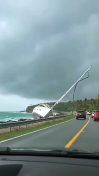 “El viento hizo lo impensable con este yate 😱” 10. “Así terminó este yate tras los fuertes vientos”