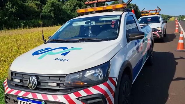 Após incêndio em caminhão, transbordo de carga gera obstrução na rodovia BR-277