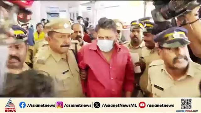 SITക്ക് തിരിച്ചടി! തന്ത്രിയും പുറത്തേക്ക്, ശബരിമല സ്വർണകൊള്ളയിൽ കണ്ഠര് രാജീവരർക്ക് ജാമ്യം