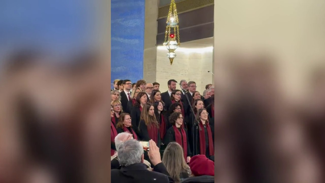 Il coro della Diocesi di Roma diretto da monsignor Marco Frisina illumina i Parioli: fede e musica nella chiesa di San Roberto Bellarmino