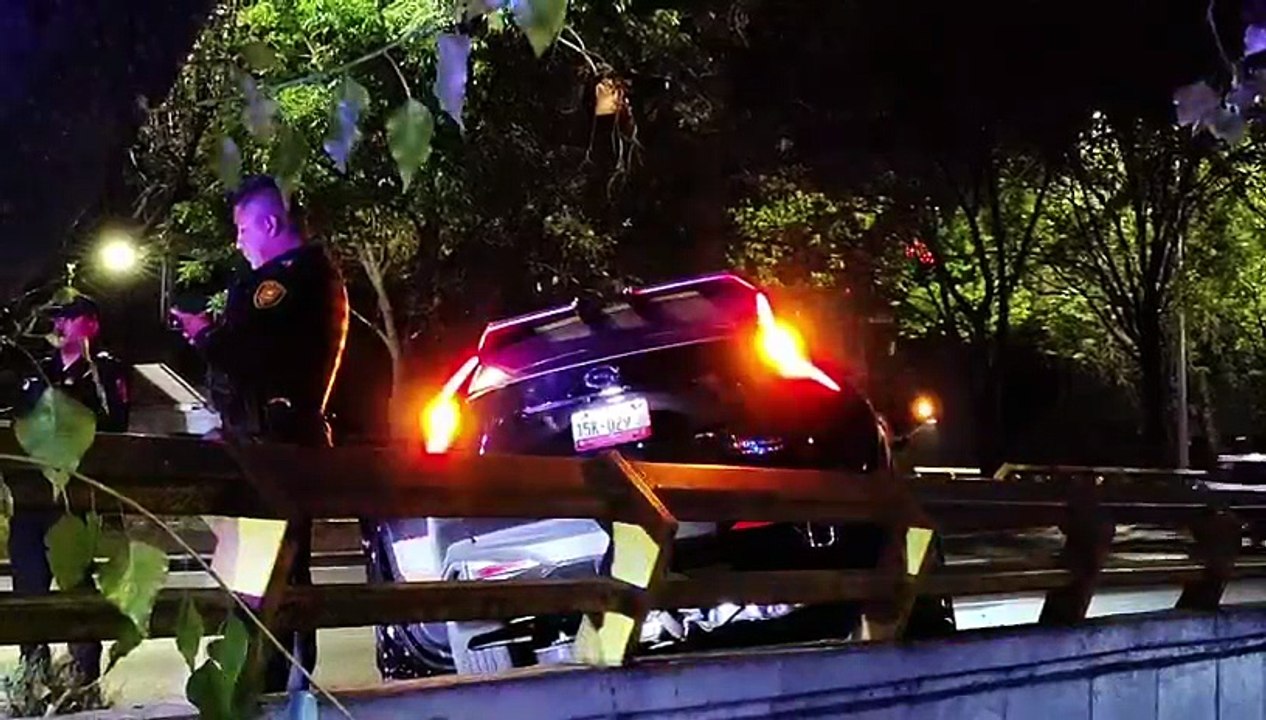 Muere conductor en Circuito Interior tras impactar su camioneta en San Miguel Chapultepec