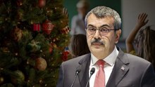 MEB’in “Ramazan yazısı” eleştirilerine Bakan Tekin’den tepki: Okullarda Noel ağaçları süslenirken seslerinin çıkmasını beklerdim