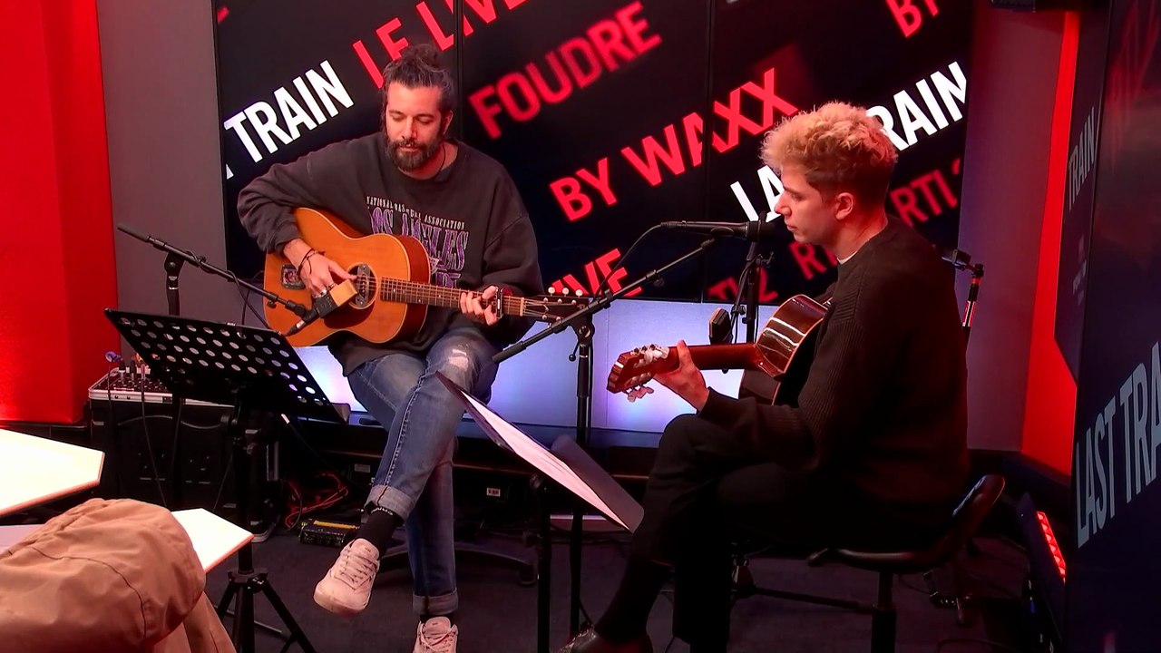 Last Train et Waxx reprennent "Wake Me Up When September Ends" de Green Day en live dans Foudre