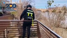 Buscan al joven desaparecido en la zona del Ebro donde le grabaron cámaras por última vez