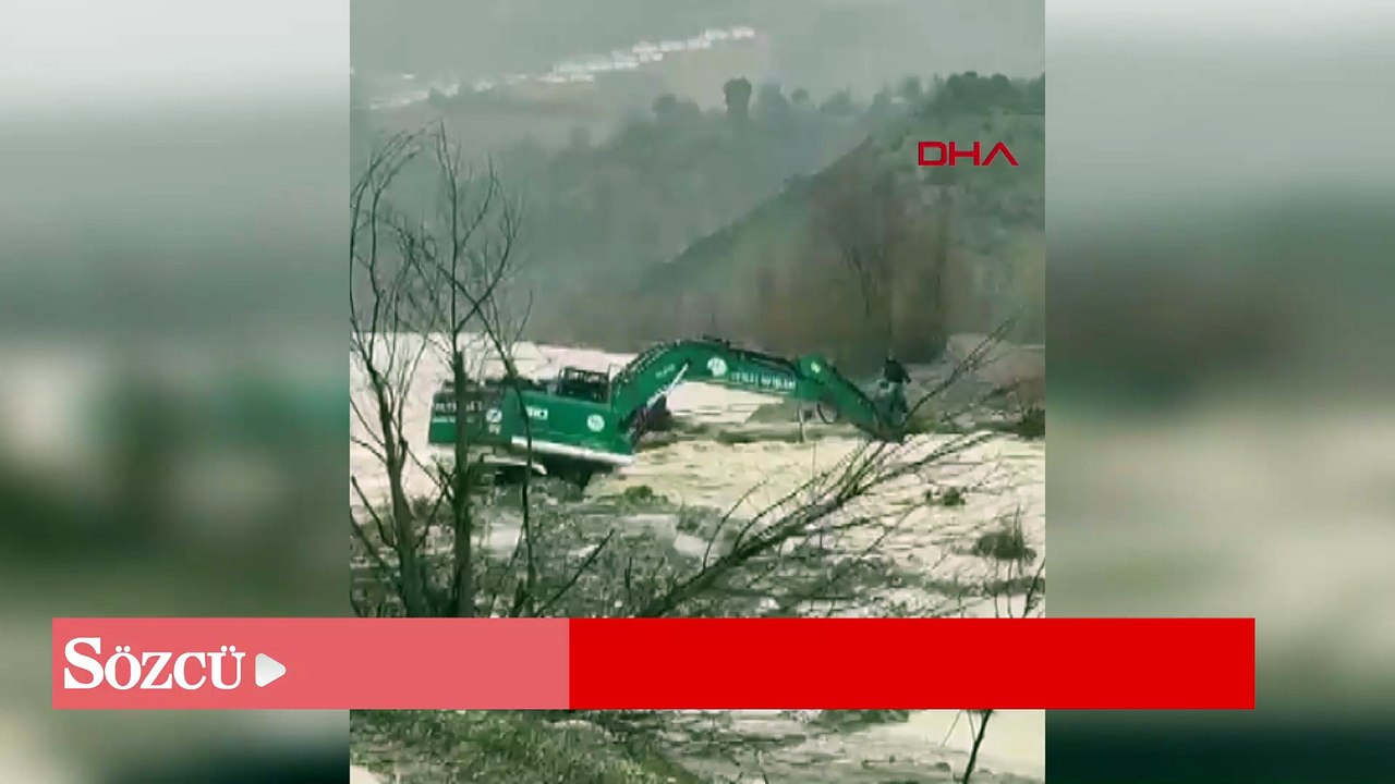 Kahramanmaraş’ta dere taştı, mahsur kalan vatandaş iş makinesiyle kurtarıldı