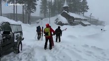 Rescate al límite de unos esquiadores atrapados tras una avalancha en California