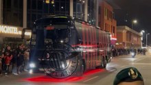 VIDEO, Milan-Como: pullman rossonero arrivato a San Siro | PM News