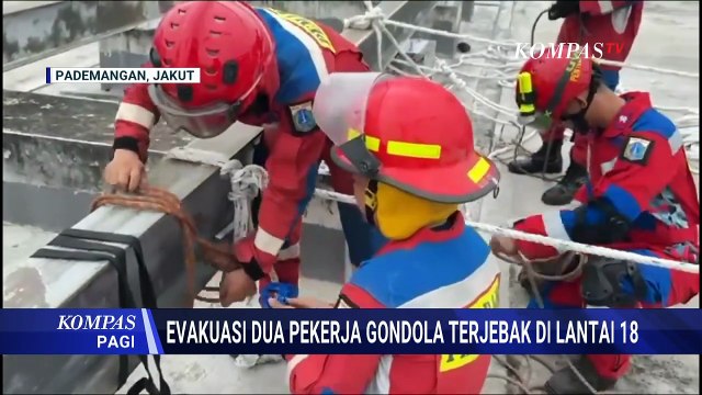 Dramatis! Evakuasi Dua Pekerja Terjebak Gondola Lantai 18 di Pademangan Jakarta Utara