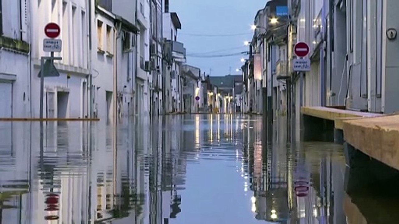 Lluvias récord azotan el oeste de Francia, las inundaciones activan alertas rojas