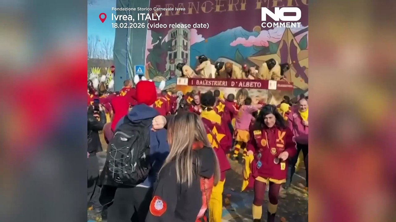 Carnevale di Ivrea 2026: la famosa Battaglia delle Arance richiama migliaia di persone