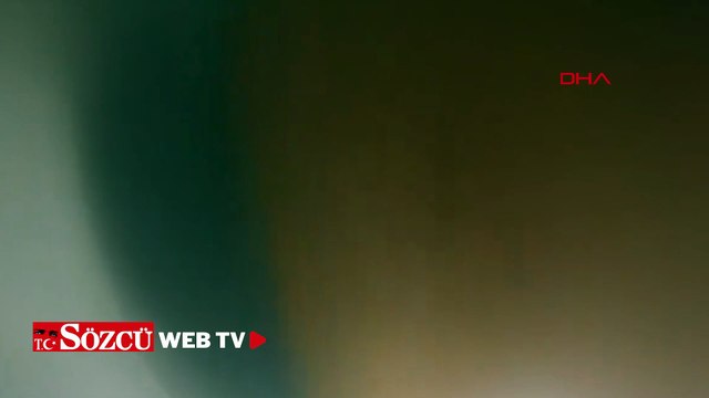 Ev yangınında mahsur kalan kişi kurtarıldı: O anlar kask kamerasında
