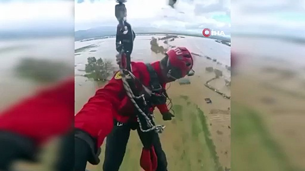 Menderes Taştı, Can Pazarı Yaşandı: Mahsur Kalan Vatandaş Helikopterle Böyle Kurtarıldı!