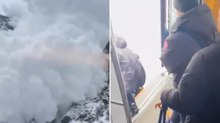 Zermatt: la valanga è spettacolare, l'enorme massa di neve arriva fino al treno. Paura a bordo ma nessun ferito