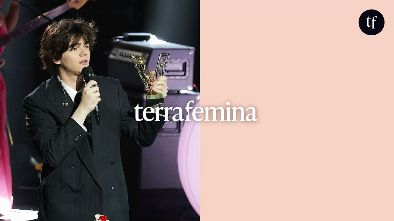 Ce chanteur est harcelé et insulté massivement ? Clara Luciani le choisit pour sa première partie !