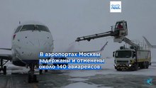 Мощный снегопад обрушился на Москву