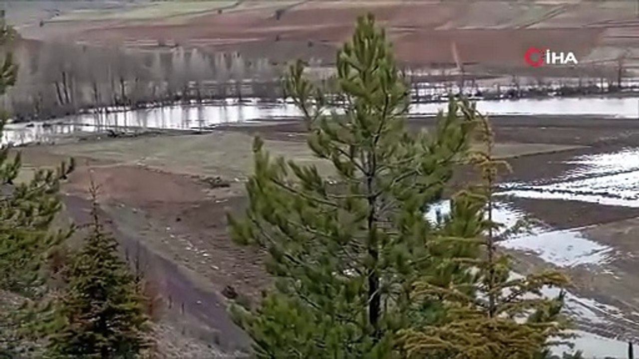 Irmak Taştı, Yollar Su Altında Kaldı!