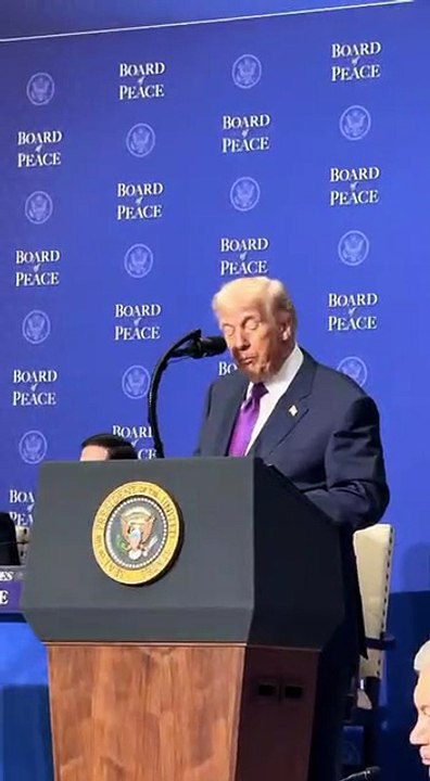 Trump përshëndet Osmanin në Bordin e Paqes