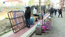 Desalojan a un centenar de okupas de un edificio de la Sareb en Villalba: "Somos humanos, no somos bichos"