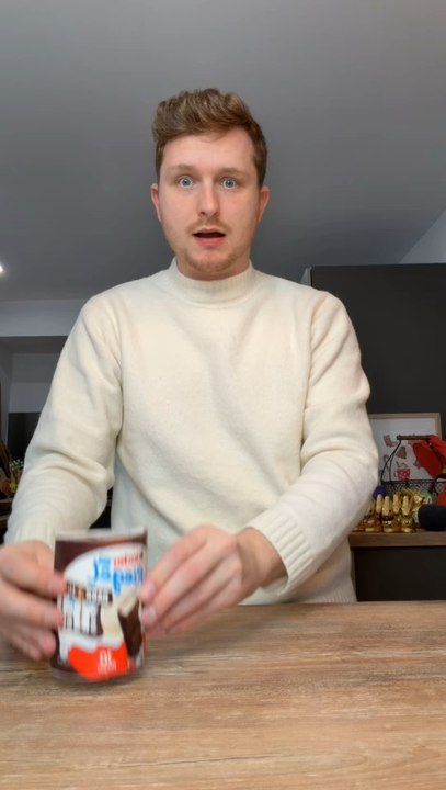 Dégustation de plein de nouveautés ultra gourmandes 😍✨Entre la nouvelle Red Bull cerise Sakura, le Sprite Ice Tea, le chocolat Kinder noir, les nouveautés Gavottes, les nouvelles tablettes Côte d’Or au spéculoos et les chocolats MrBeast Feastables…