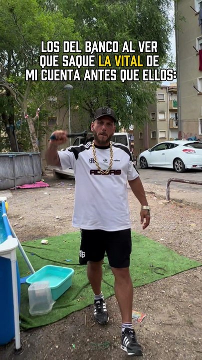 LOS DEL BANCO CUANDO ME VEN QUE SACO LA VITAL  #humorviral #HUMOR  #COMEDIA  #HUMORNEGRO  #GITANOS  #ESPAÑA