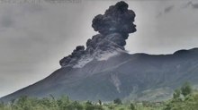 Filippine: il timelapse cattura l’eruzione del vulcano Kanlaon