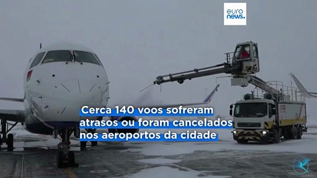Moscovo volta a ser atingida por forte nevão que deixa cidade sob condições difíceis