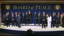 La foto di gruppo del Board of Peace voluto da Trump